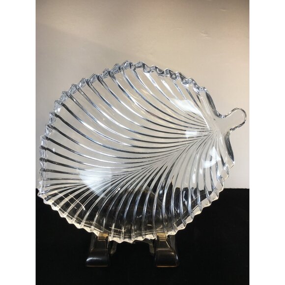 Vintage Mikasa Diamond Fire Leaf Shaped Serving Platter Crystal Cut Glass 8'' - Picture 1 of 7